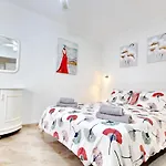 Cozy Townhouse With Ocean Views In Будинок відпочинку *