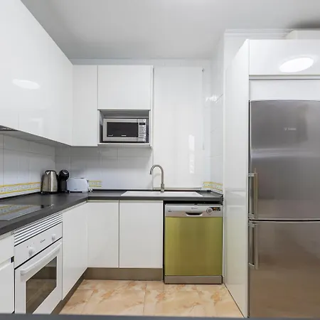 Cozy Townhouse With Ocean Views In 펜션 *