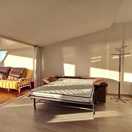 Cozy Townhouse With Ocean Views In 펜션 아데제