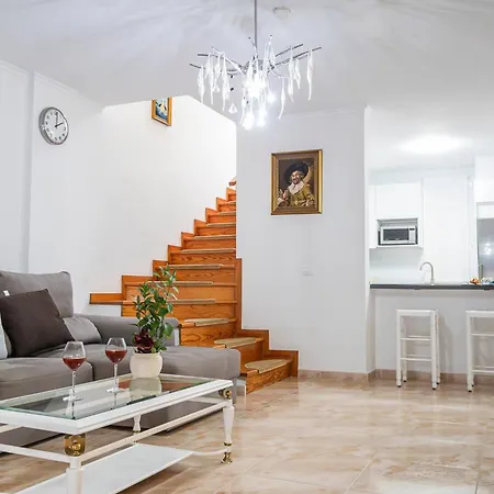펜션 Cozy Townhouse With Ocean Views In *