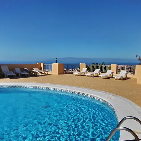 펜션 Cozy Townhouse With Ocean Views In 아데제