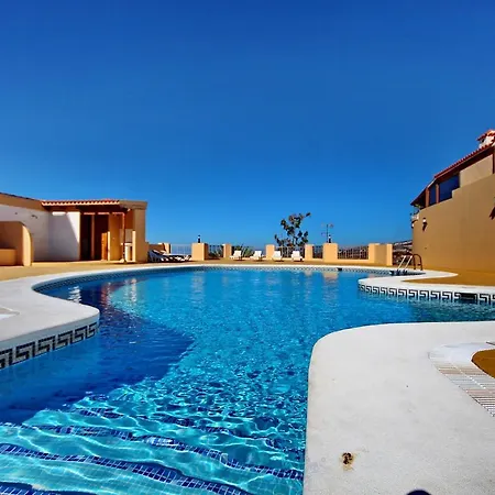 Cozy Townhouse With Ocean Views In 펜션 아데제