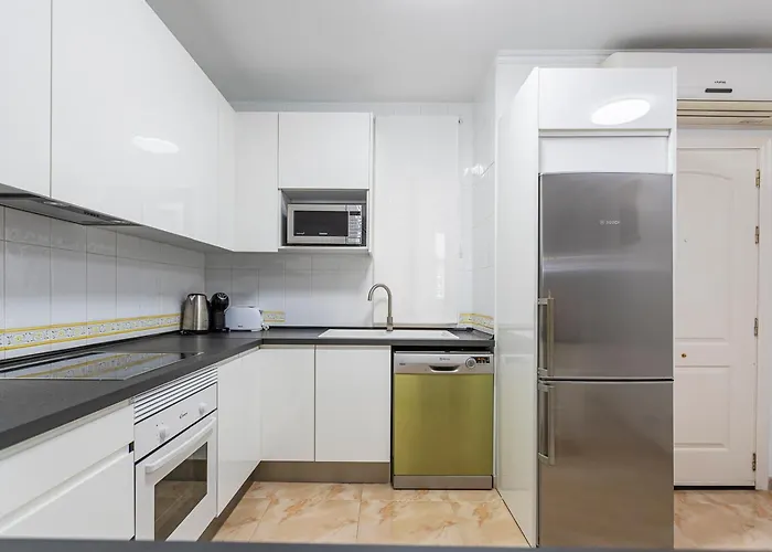 Cozy Townhouse With Ocean Views In Holiday home *