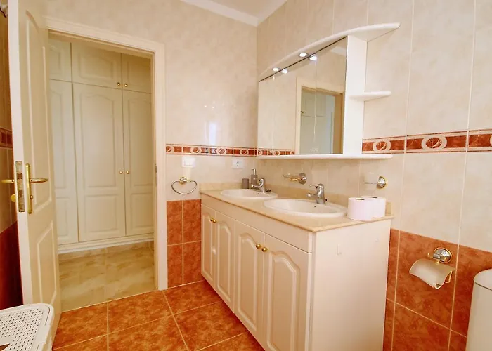 Cozy Townhouse With Ocean Views In *