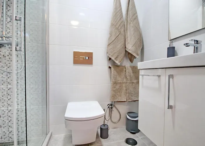 Cozy Townhouse With Ocean Views In Holiday home