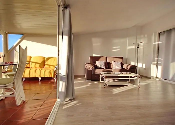 Cozy Townhouse With Ocean Views In Costa Adeje (Tenerife)