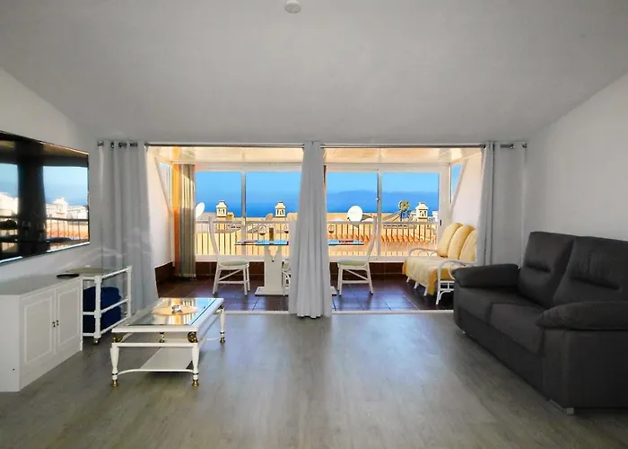 Cozy Townhouse With Ocean Views In * Costa Adeje (Tenerife)