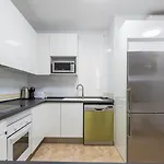 Cozy Townhouse With Ocean Views In Semesterbostad *